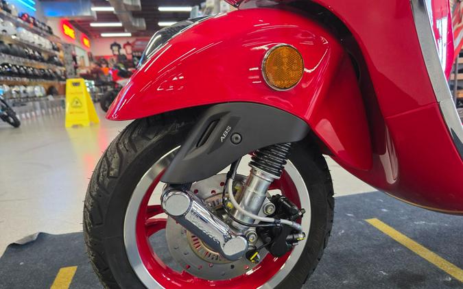 2025 Vespa Primavera 150 Red