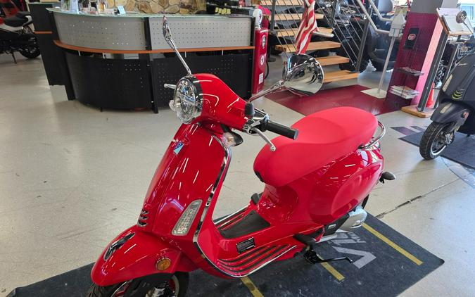 2025 Vespa Primavera 150 Red