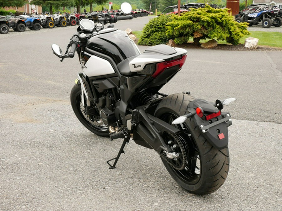 2024 Cfmoto 700CL-X Sport