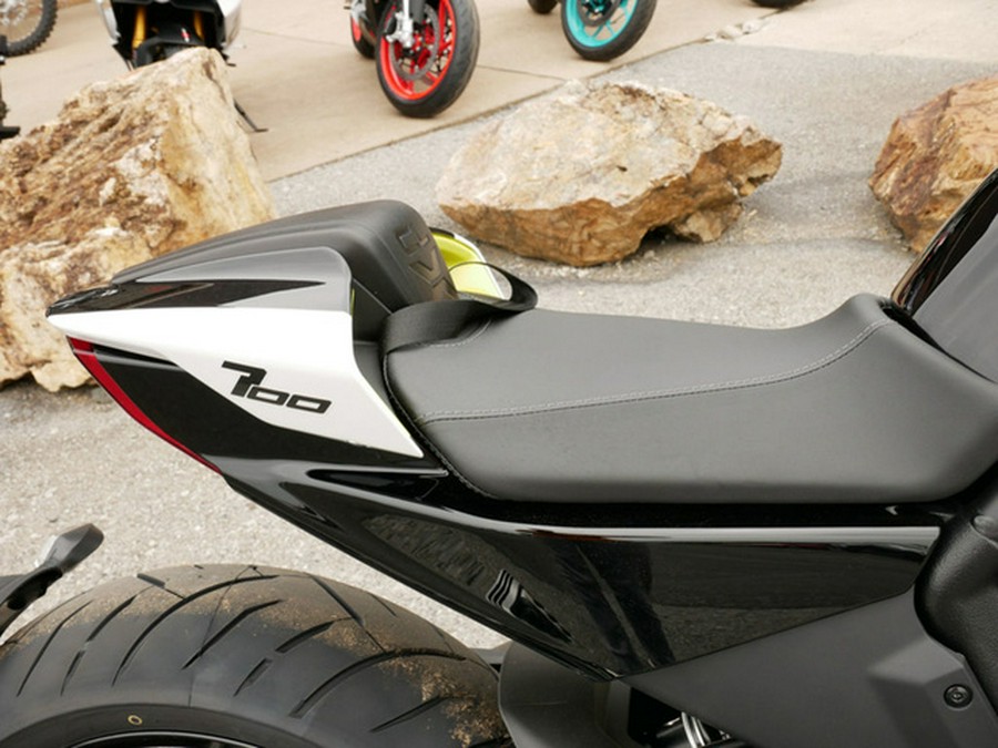 2024 Cfmoto 700CL-X Sport