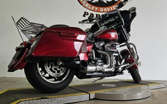 2017 Harley-Davidson® FLHXS - Street Glide® Special