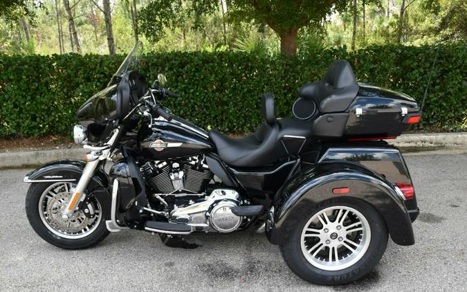 2023 Harley-Davidson Tri Glide Ultra FLHTCUTG