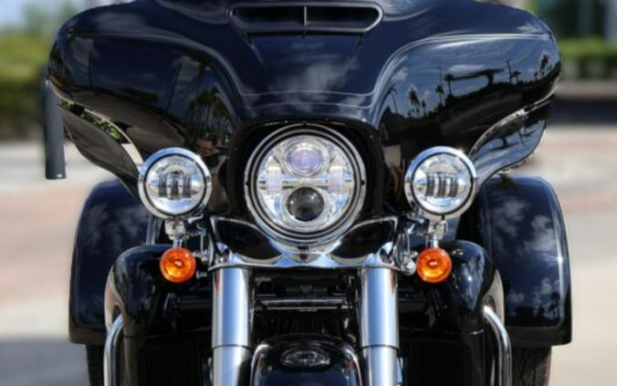 2023 Harley-Davidson Tri Glide Ultra FLHTCUTG