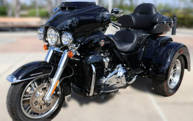 2023 Harley-Davidson Tri Glide Ultra FLHTCUTG