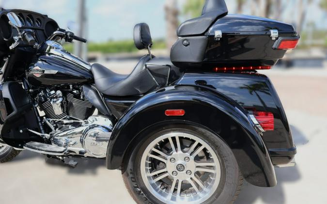 2023 Harley-Davidson Tri Glide Ultra FLHTCUTG