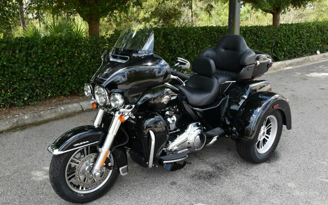 2023 Harley-Davidson Tri Glide Ultra FLHTCUTG