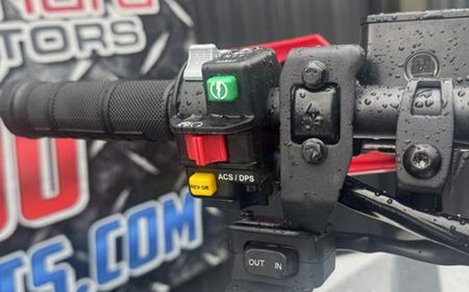 2026 Can-Am® Renegade X mr 1000 R Hyper Silver & Legion Red