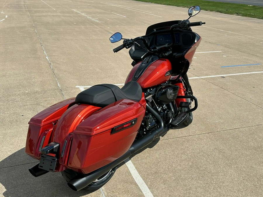 2024 Harley-Davidson Road Glide® Whiskey Fire – Black Finish