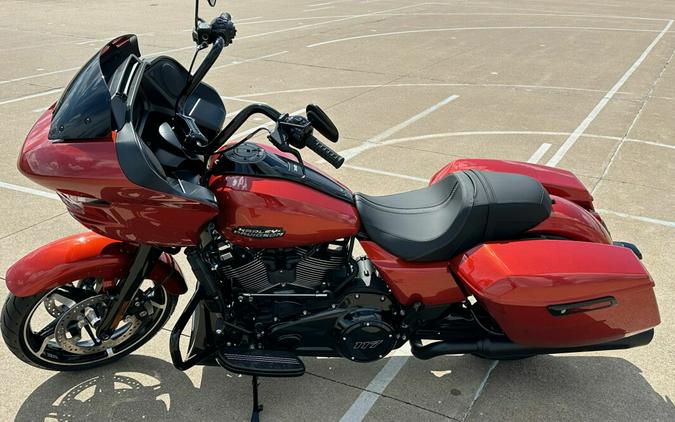 2024 Harley-Davidson Road Glide® Whiskey Fire – Black Finish