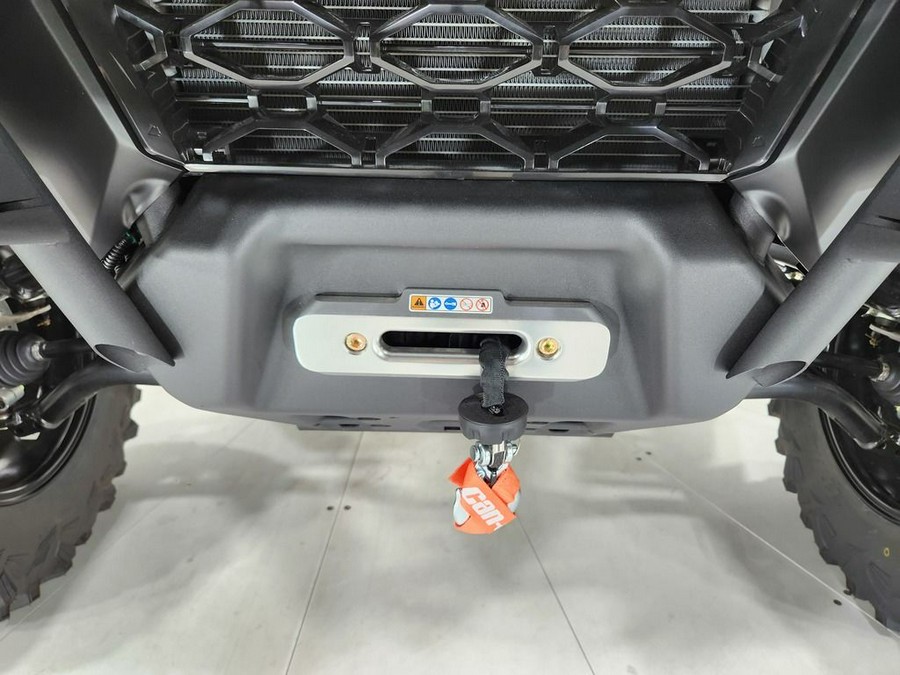 2026 Can-Am® Defender Limited HD11 Desert Tan & Carbon Black