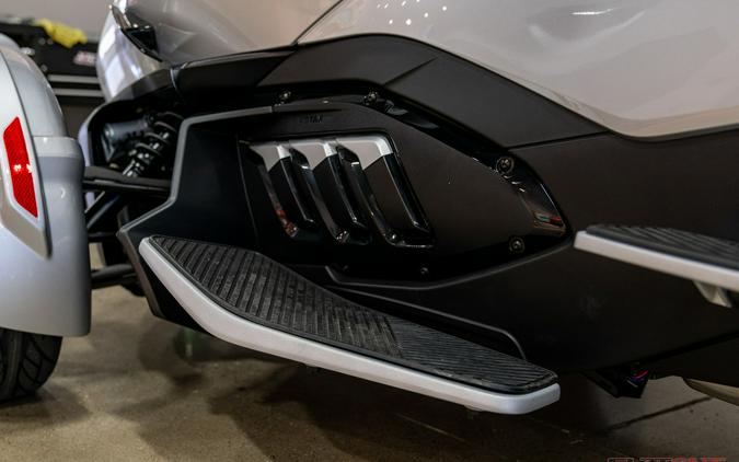 2025 SPYDER RT LIMITED PLATINUM - Can-Am
