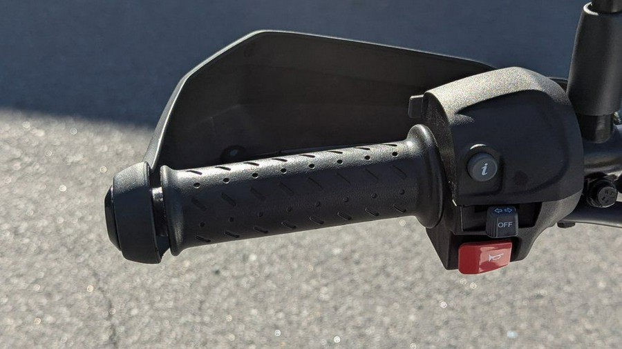 2025 Triumph Scrambler 400 XC Vanilla White