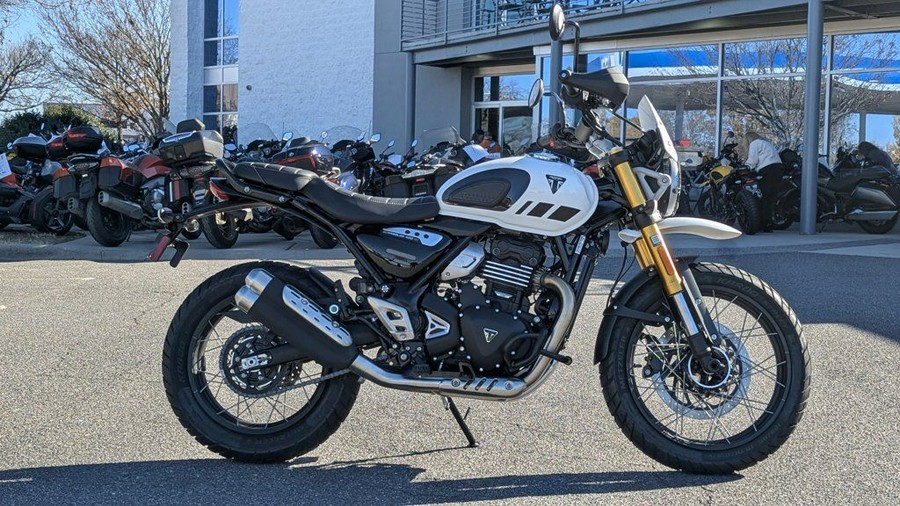 2025 Triumph Scrambler 400 XC Vanilla White