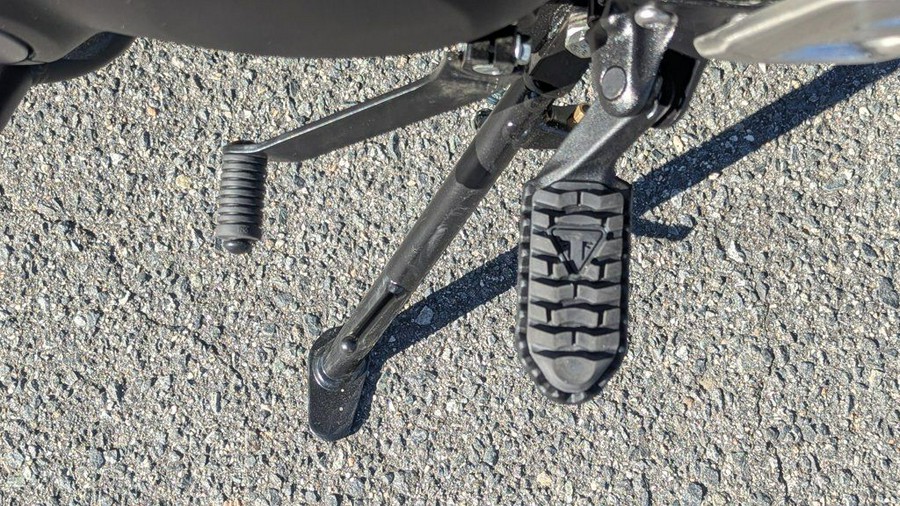 2025 Triumph Scrambler 400 XC Vanilla White