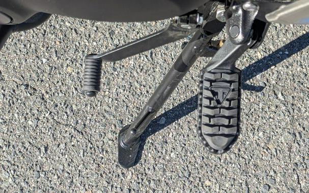 2025 Triumph Scrambler 400 XC Vanilla White