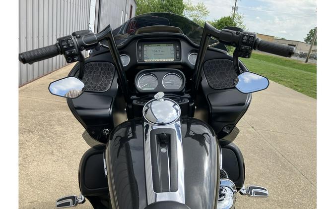 2017 FLTRU Road Glide® Ultra - Harley-Davidson®