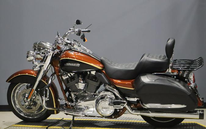 2008 Harley-Davidson Cvo Road King 4