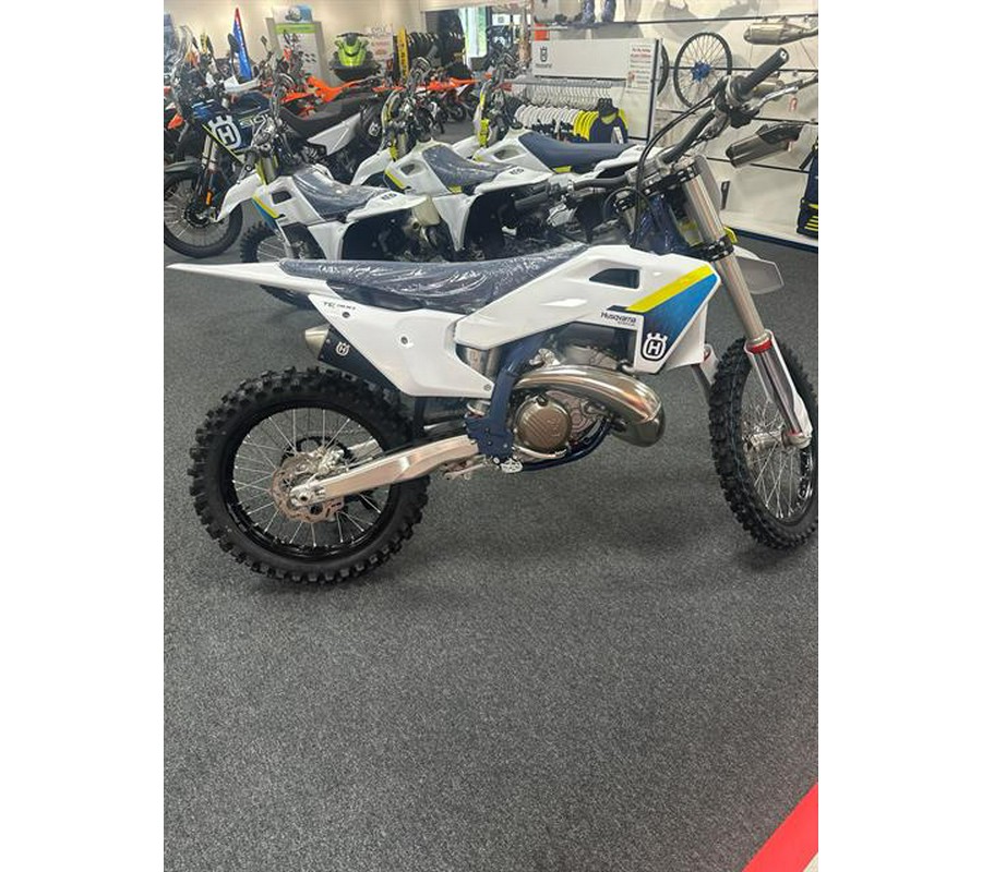 2025 Husqvarna TC 300