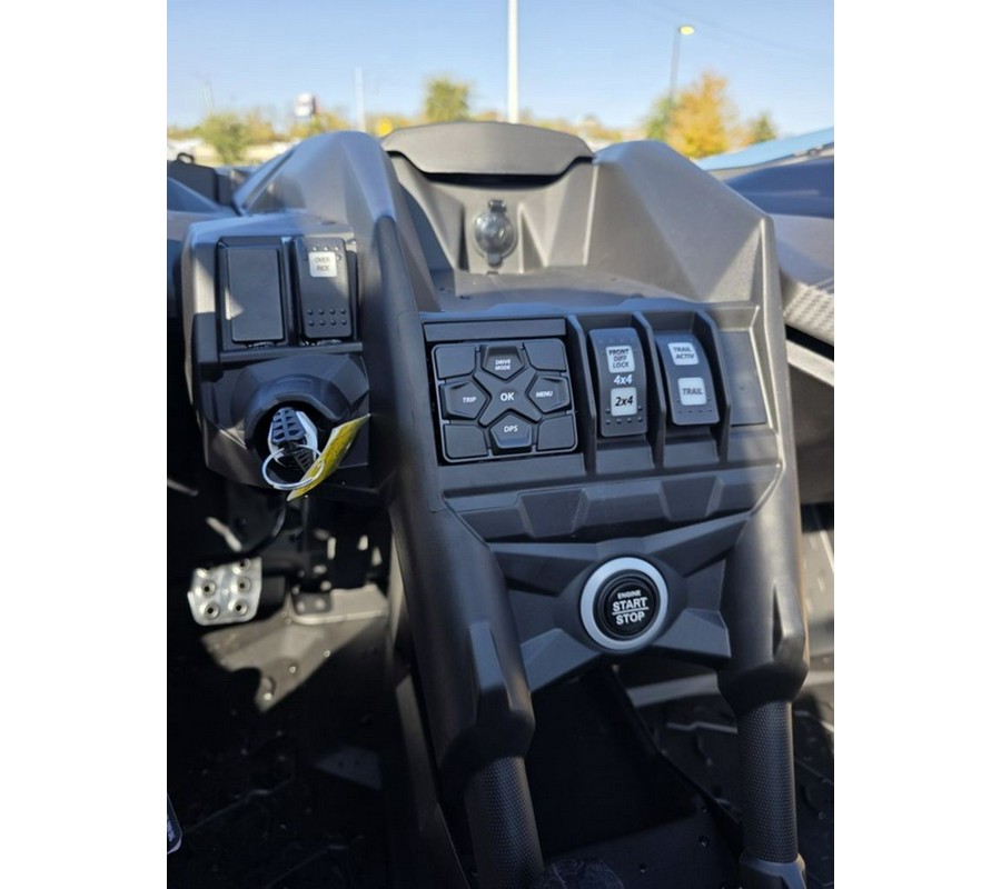 2026 Can-Am® Maverick X3 MAX RS Turbo Scandi Blue & Orange Crush