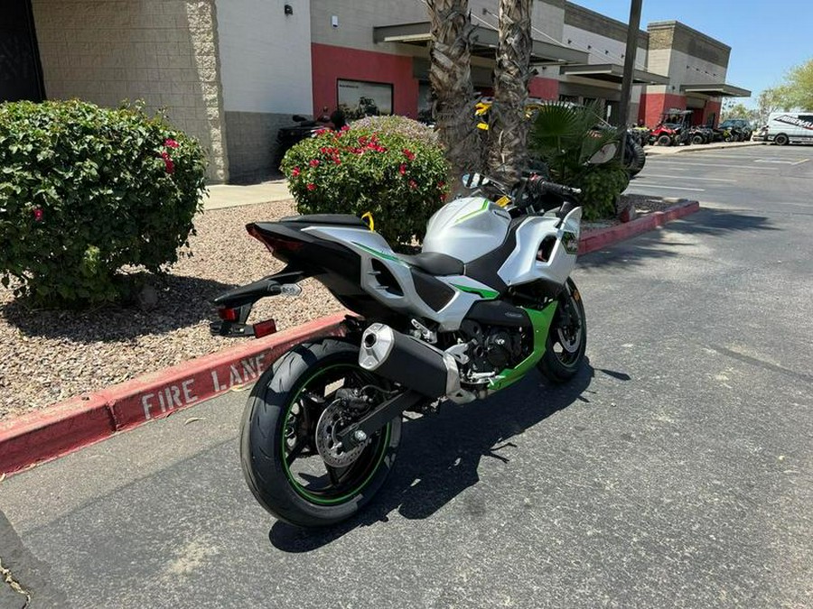 2024 Kawasaki Ninja® 7 Hybrid ABS