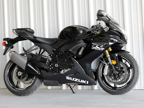 2020 Suzuki GSX-R750 MC Commute Review Photo Gallery