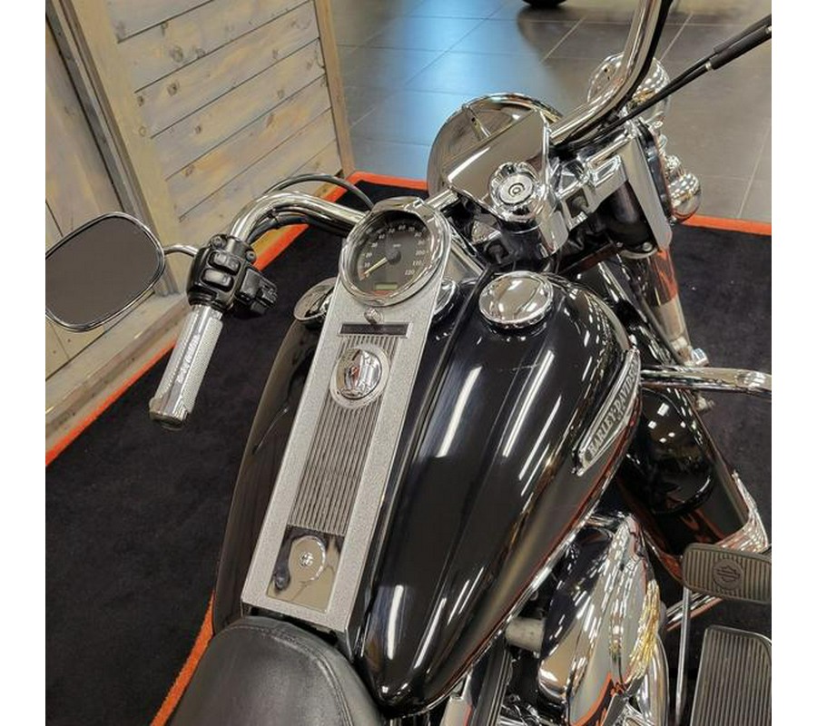 2006 Harley-Davidson® FLHRCI - Road King® Classic