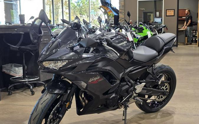 2026 Kawasaki Ninja® 650 Base