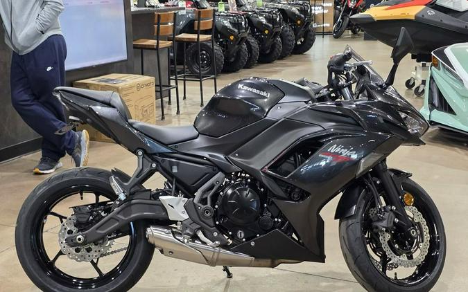 2026 Kawasaki Ninja® 650 Base