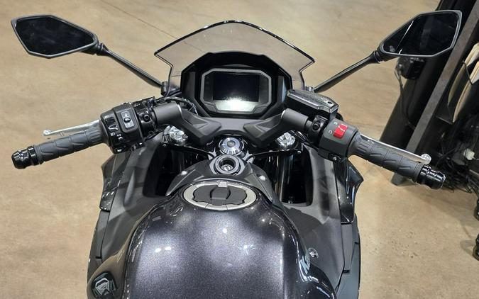 2026 Kawasaki Ninja® 650 Base