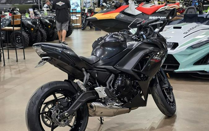 2026 Kawasaki Ninja® 650 Base