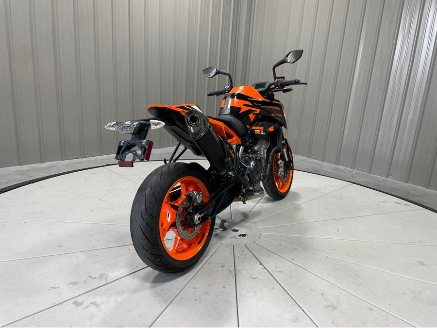 2022 KTM 890 DUKE R