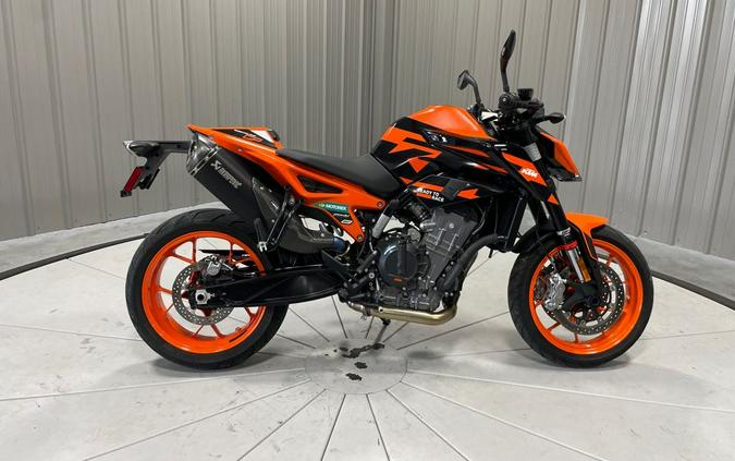 2022 KTM 890 DUKE R