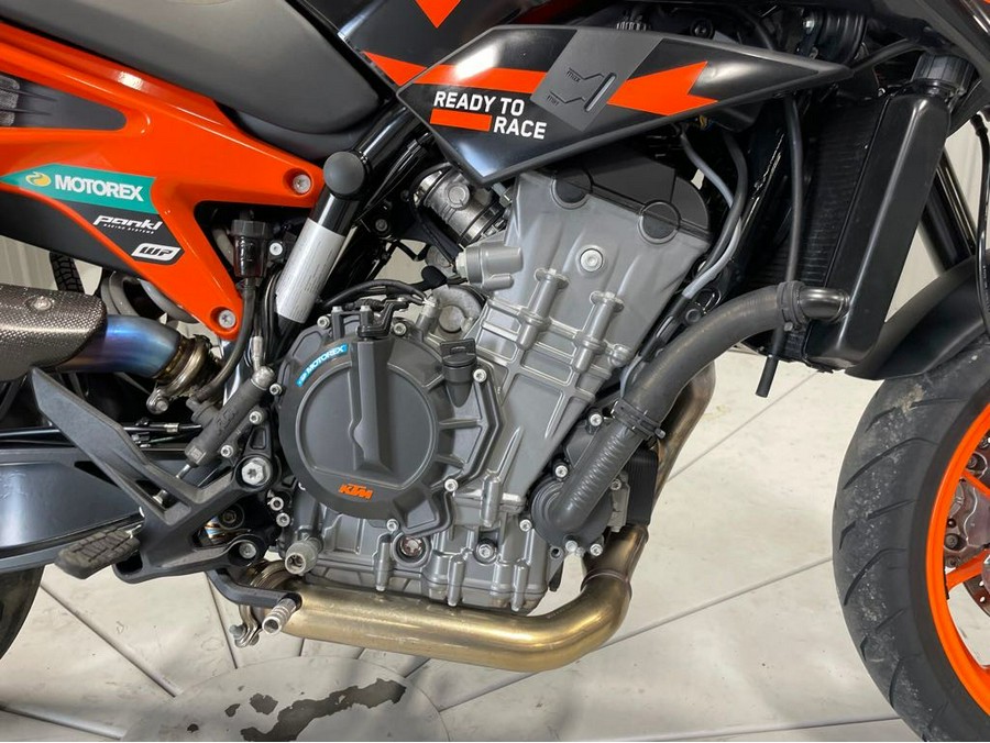 2022 KTM 890 DUKE R