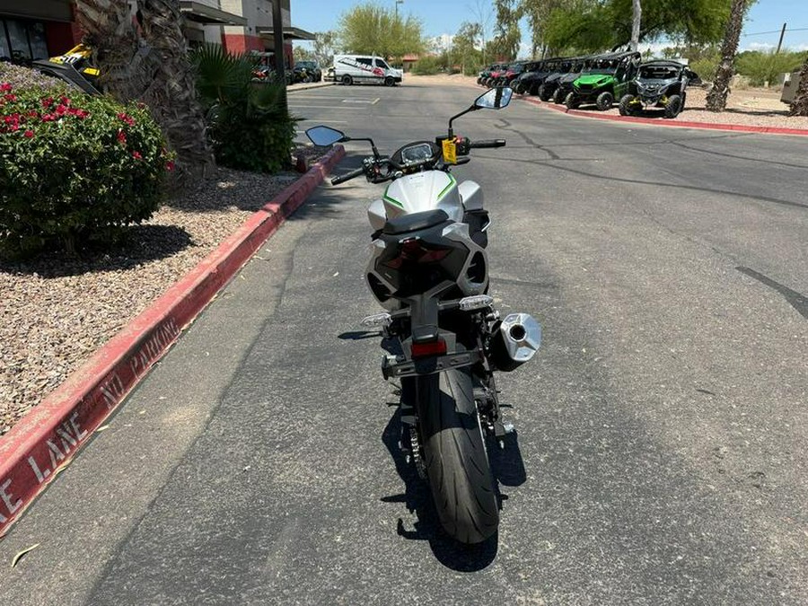 2024 Kawasaki Z7 Hybrid ABS