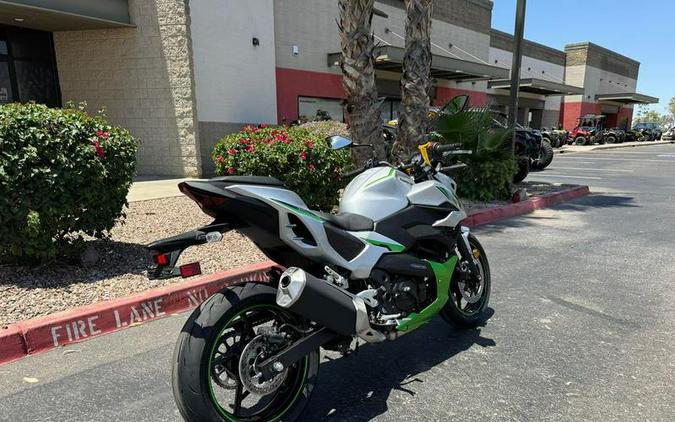 2024 Kawasaki Z7 Hybrid ABS