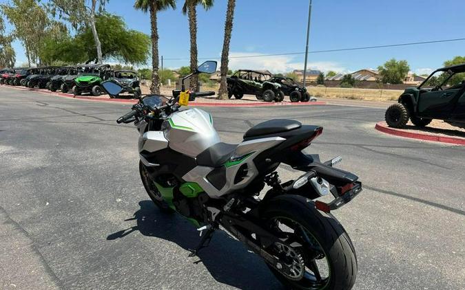 2024 Kawasaki Z7 Hybrid ABS