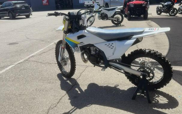 2025 Husqvarna TC 300