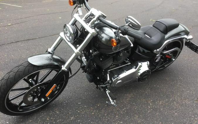 2014 Harley-Davidson® Breakout® CHROME FLAKE