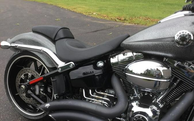 2014 Harley-Davidson® Breakout® CHROME FLAKE