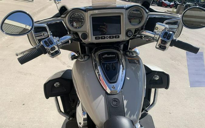 2025 Indian Roadmaster Limited w/Powerband Audio Silver Quartz Metallic