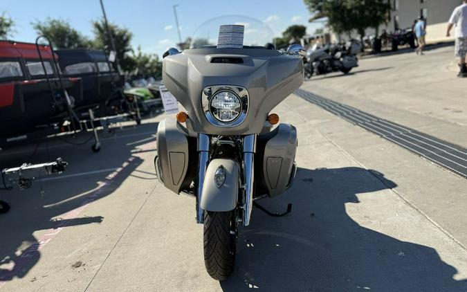 2025 Indian Motorcycle® Roadmaster® Limited w/Powerband Audio Silver Quartz Metallic