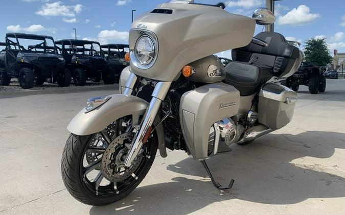2025 Indian Roadmaster Limited w/Powerband Audio Silver Quartz Metallic