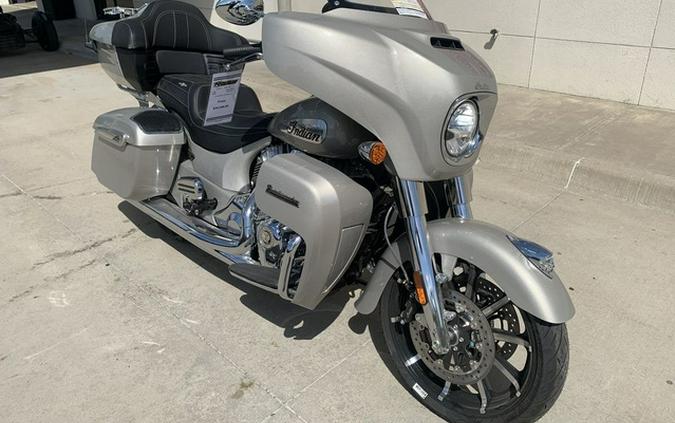 2025 Indian Roadmaster Limited w/Powerband Audio Silver Quartz Metallic