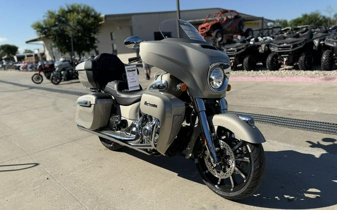 2025 Indian Motorcycle® Roadmaster® Limited w/Powerband Audio Silver Quartz Metallic