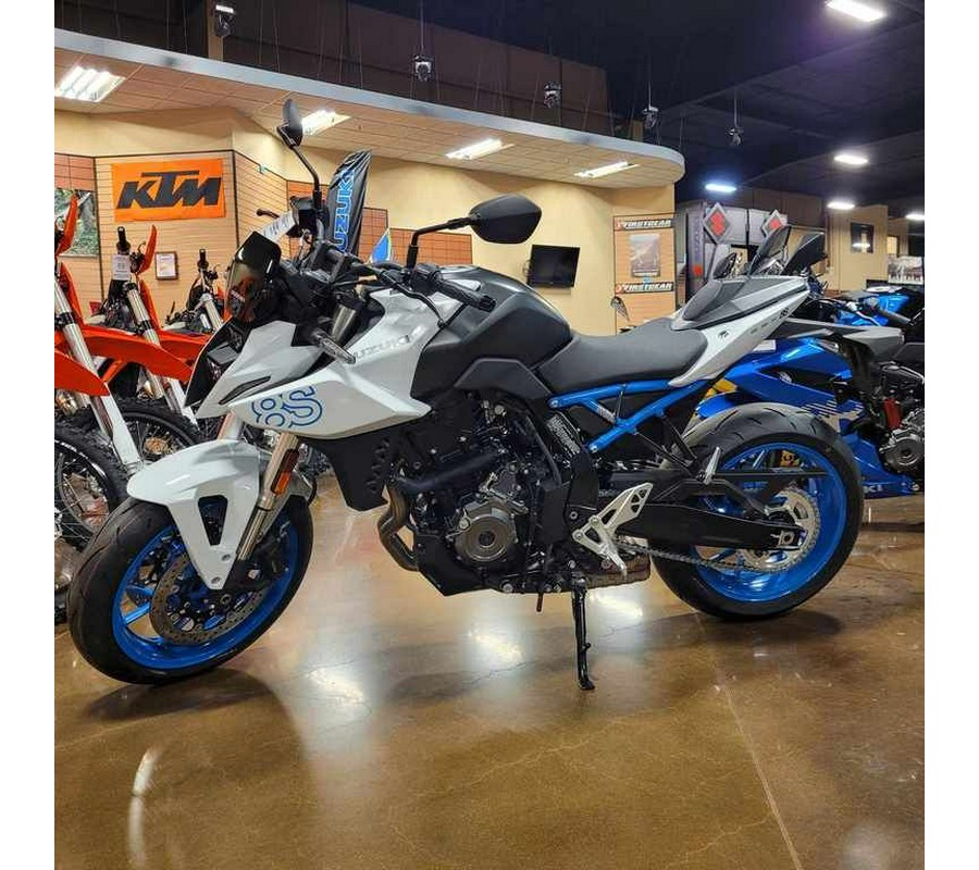 2023 Suzuki GSX-8S