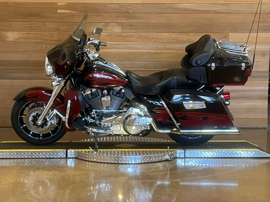 2011 Harley-Davidson CVO™ Ultra Classic® Electra Glide®