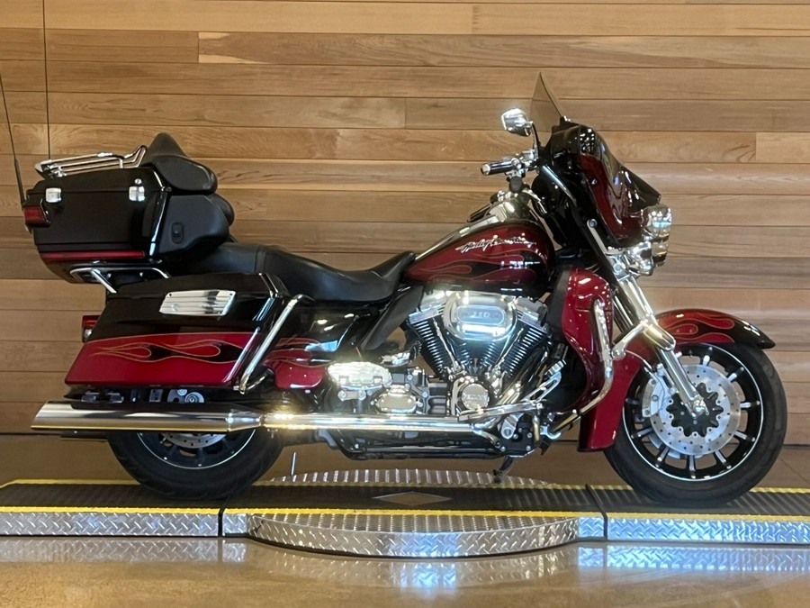 2011 Harley-Davidson CVO™ Ultra Classic® Electra Glide®