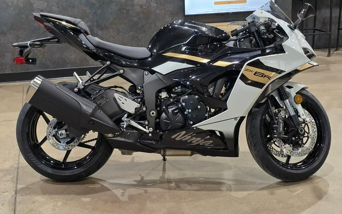 2026 Kawasaki Ninja® ZX™-6R Base