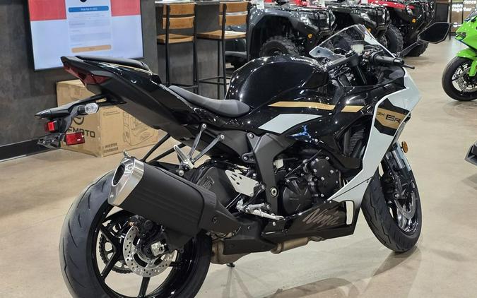 2026 Kawasaki Ninja® ZX™-6R Base