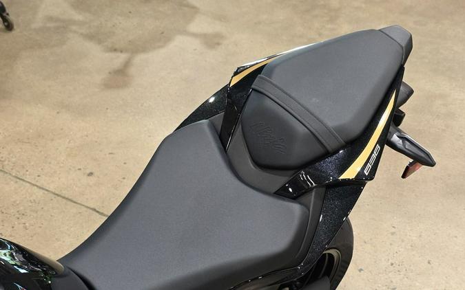 2026 Kawasaki Ninja® ZX™-6R Base